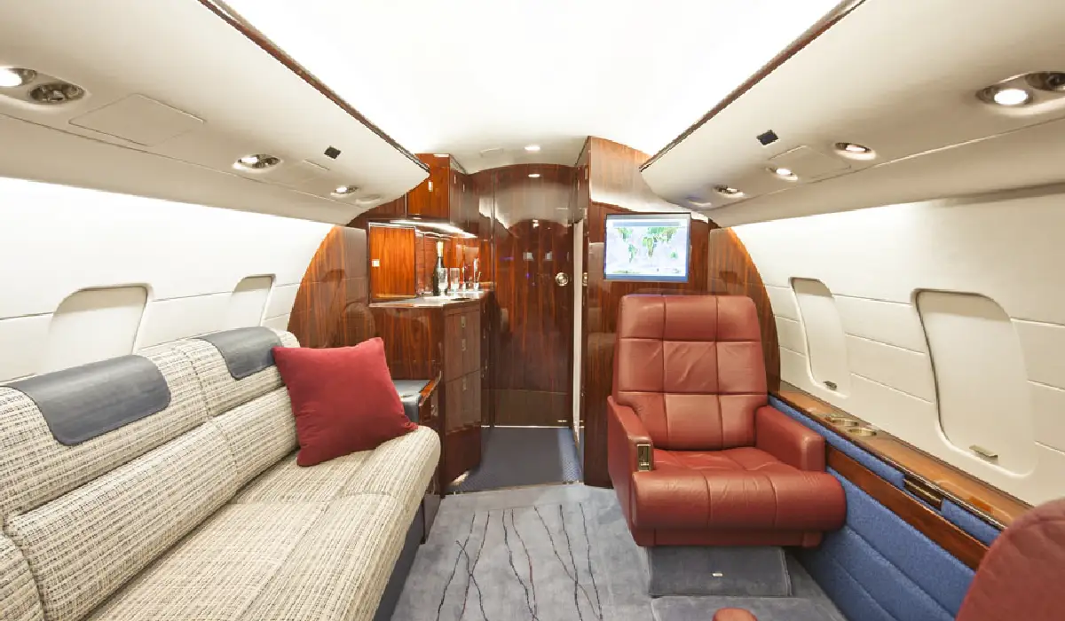 Bombardier - Challenger 604 - Best Heavy Jet Rentals - Best Preowned Jets - Exclusive Concierge Club.webp
